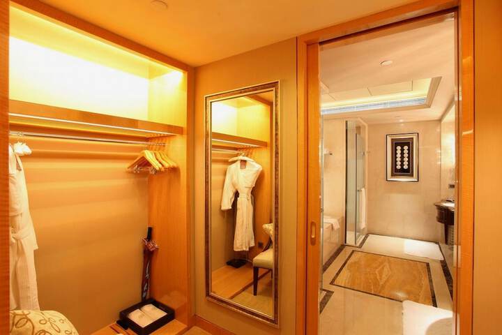 Room 26 of 56