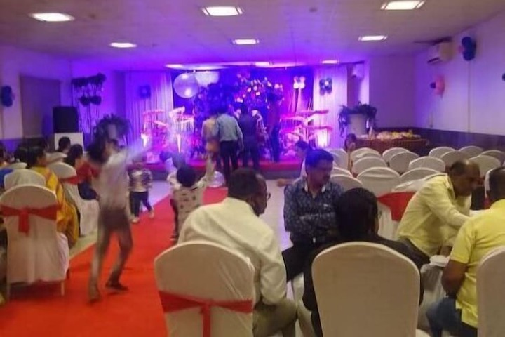 Ballroom/Hall 37 of 44
