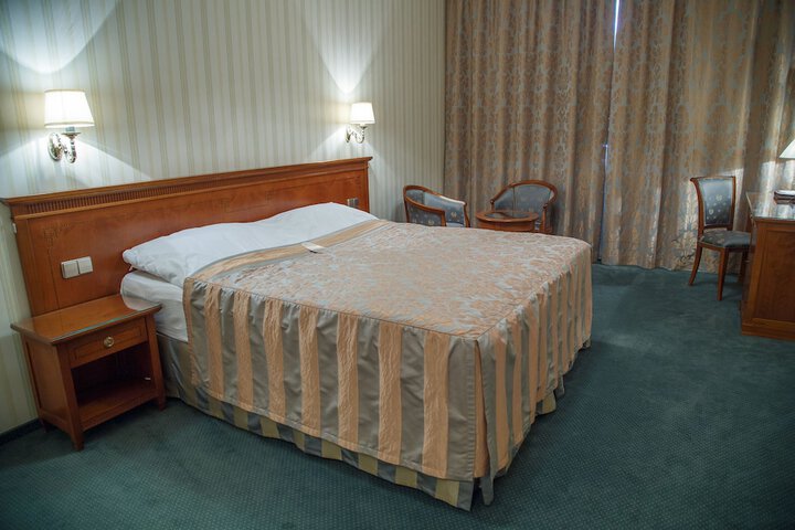 Room 5 of 69