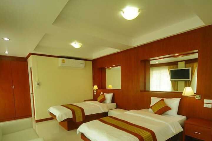 Room 6 of 43