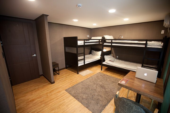 Room 11 of 77