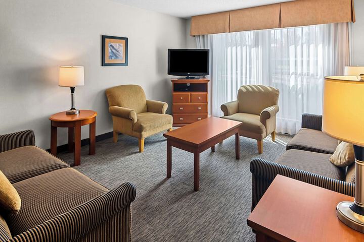 Room 5 of 38