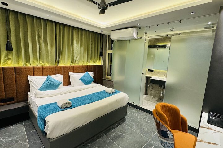 Room 10 of 109