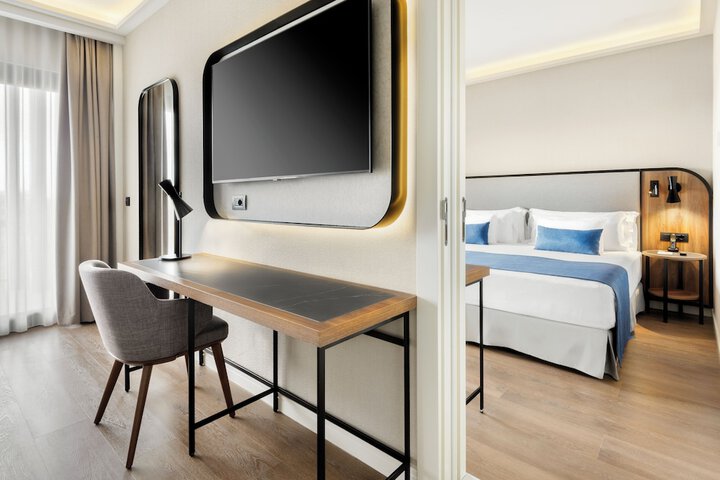 Room 14 of 66