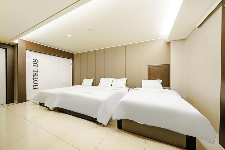 Room 79 of 83