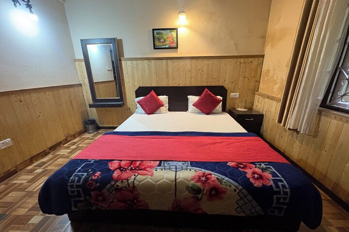Room 4 of 40