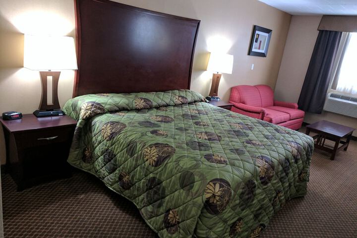 Room 24 of 108