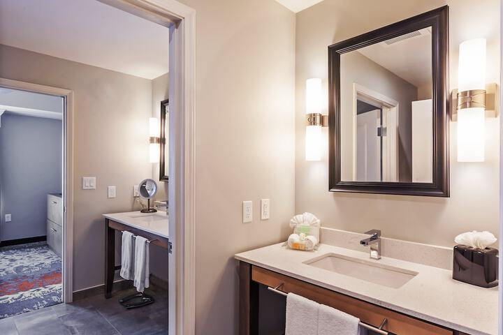 Bathroom sink