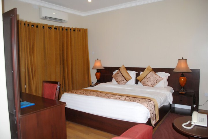 Room 4 of 57