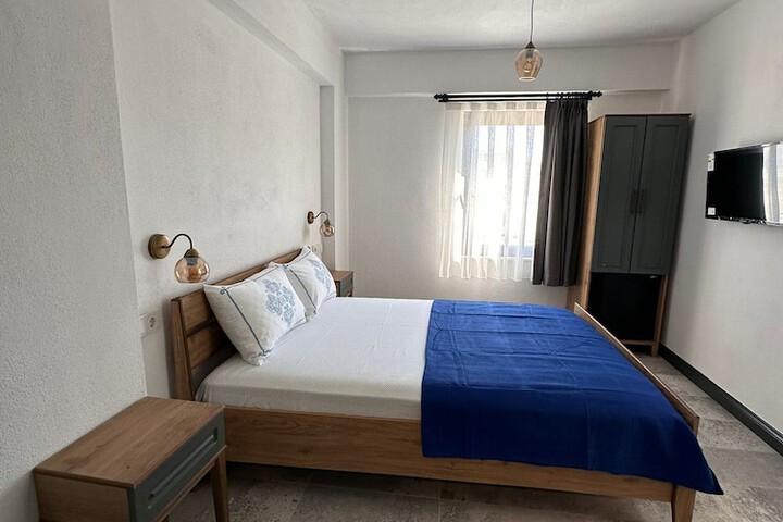 Room 14 of 37