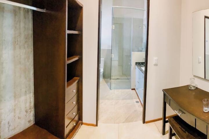 Room 4 of 37
