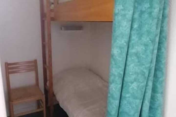 Room 16 of 48