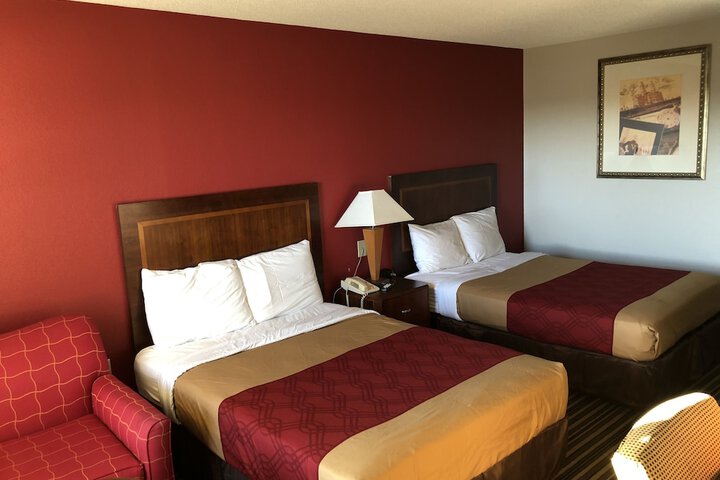 2 Double Beds (1 of 8)
