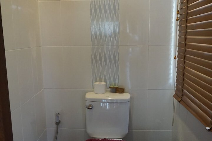 Room 102 of 172