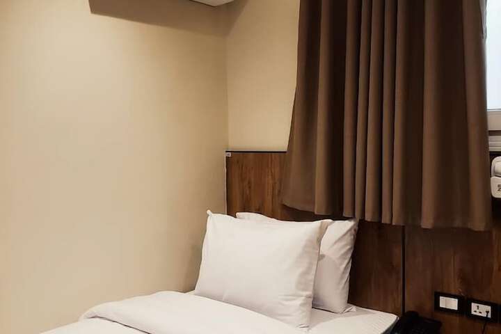 Room 11 of 57