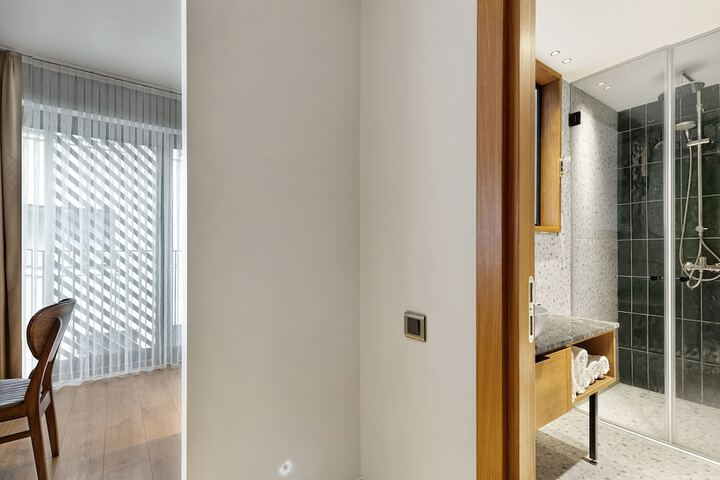 Room 16 of 41