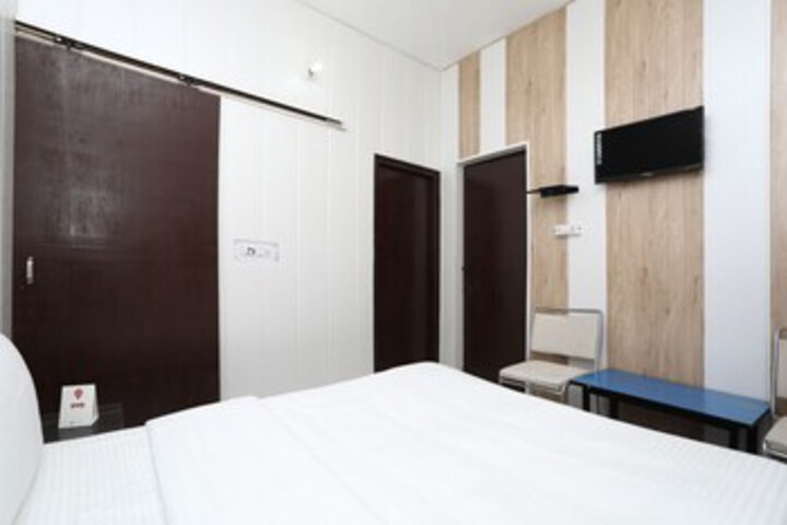 Room 21 of 25