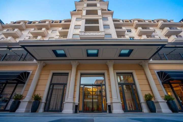 Hotel 75 of 77