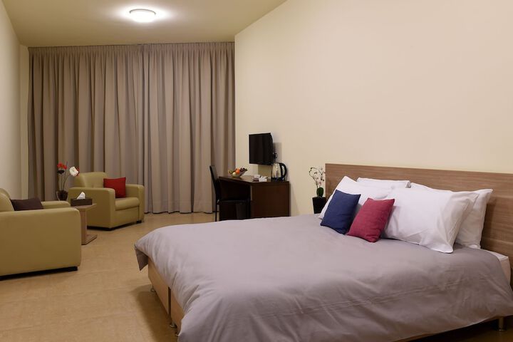 Room 5 of 69