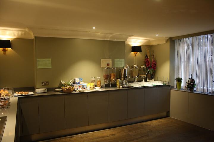 Breakfast/Coffee Service 52 of 64