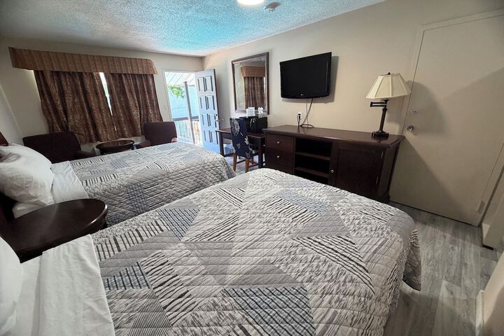 Room 32 of 72
