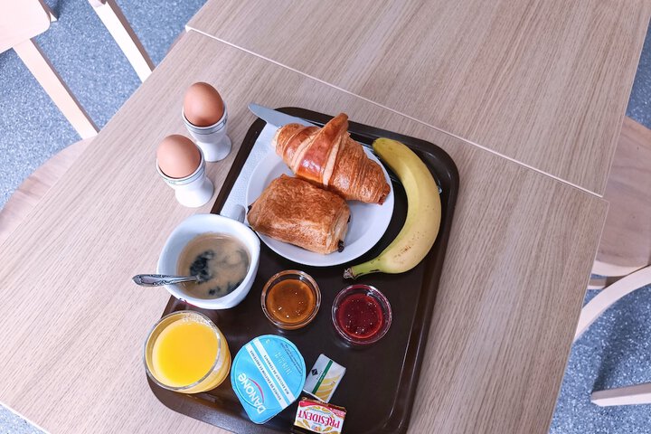 Breakfast/Coffee Service 25 of 35