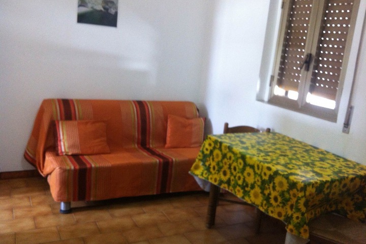Lounge 26 of 50
