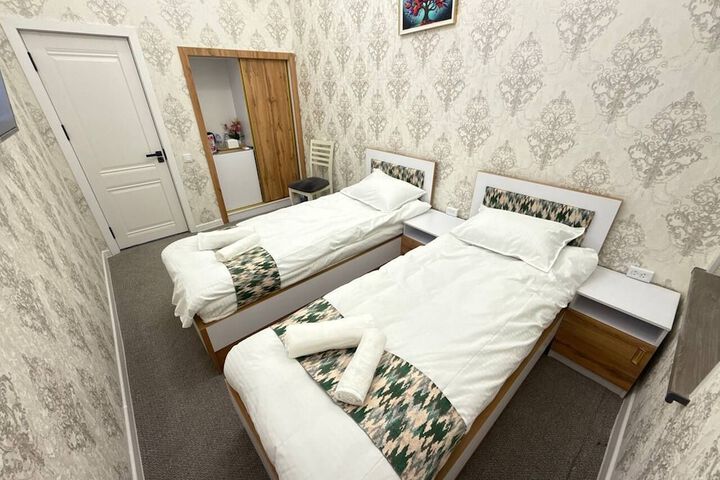 Room 8 of 33