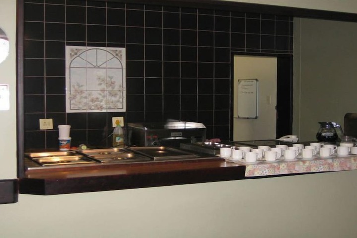 Breakfast/Coffee Service 8 of 18