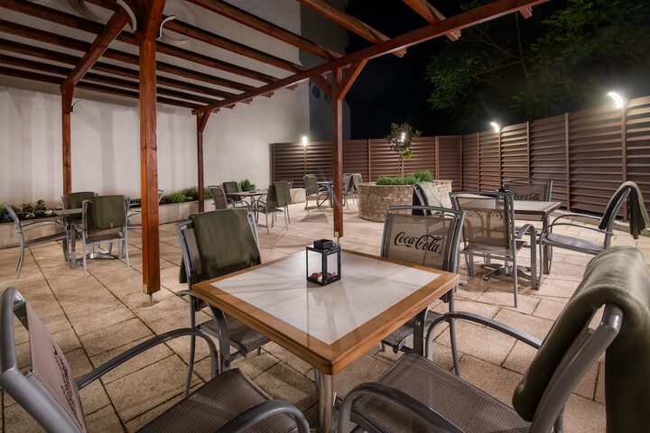 Terrace/Patio 38 of 43