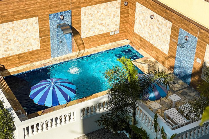 Pool 33 of 72