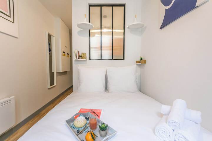 Room 10 of 185