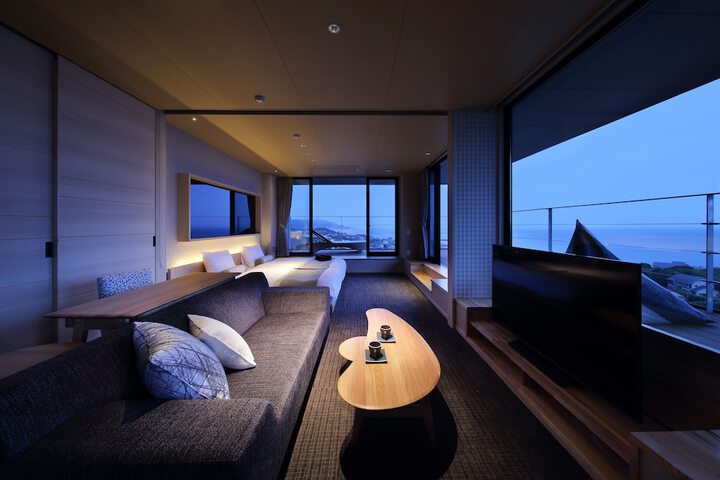 Room 4 of 14