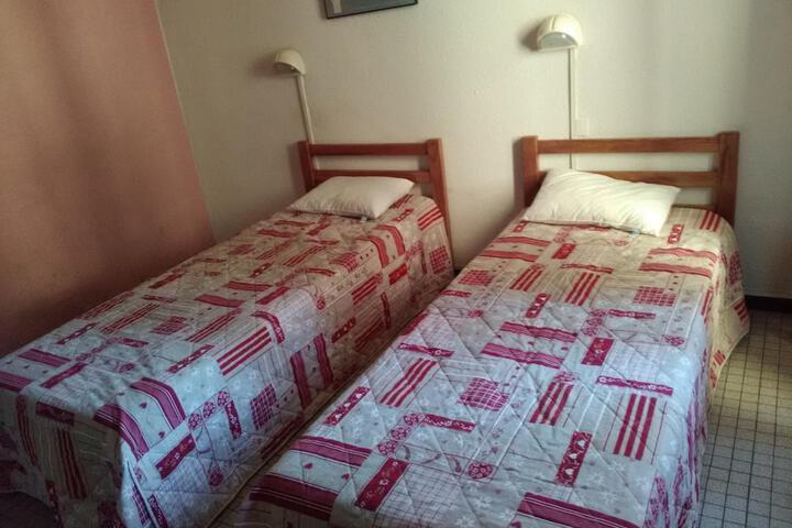 Room 16 of 50