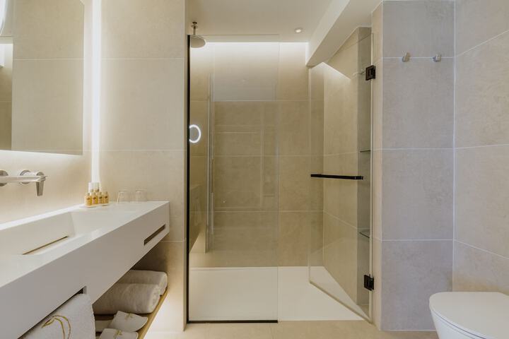 Clean Restrooms