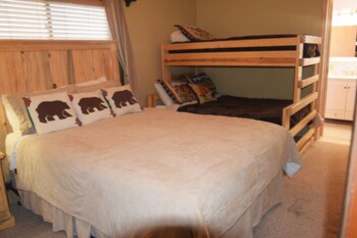 Room 33 of 36