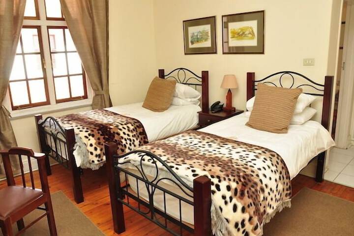 Room 4 of 44