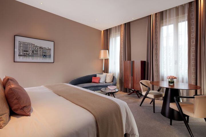 Room 32 of 150