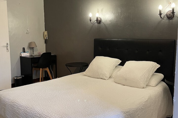 Room 8 of 60