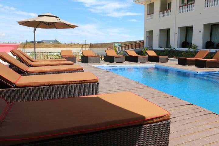 Sundeck 53 of 67