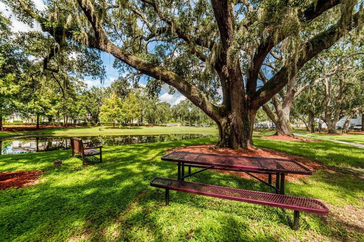 Hotel Exterior 79 of 84