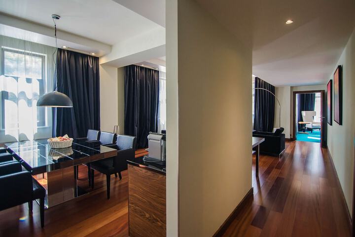 Room 45 of 186