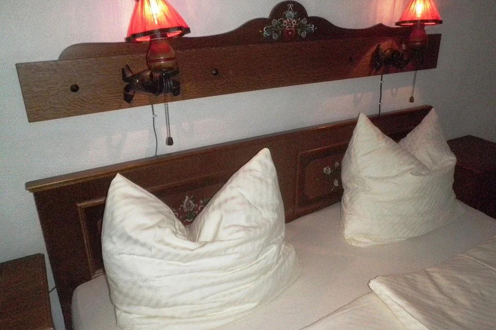 Room 4 of 19