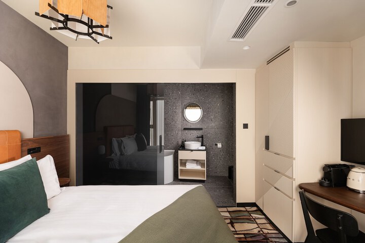 Room 31 of 52