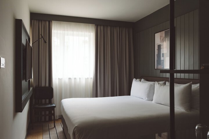 Room 33 of 81