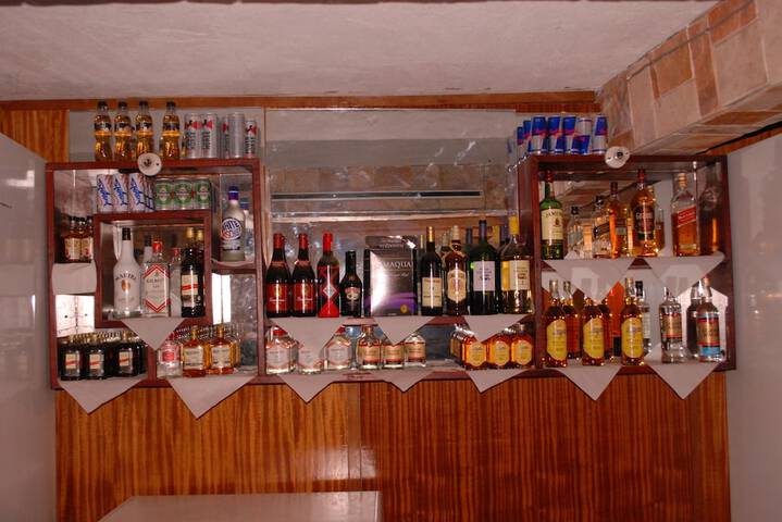 Lounge 34 of 43