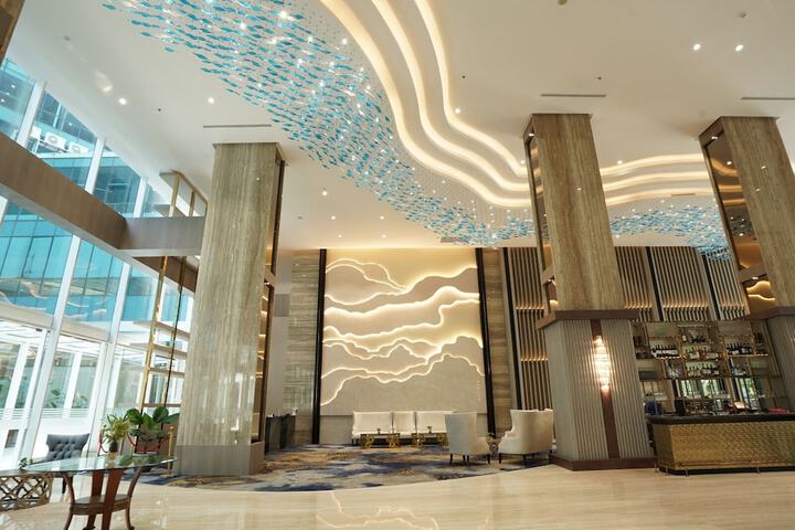 Hotel Interior 4 of 112