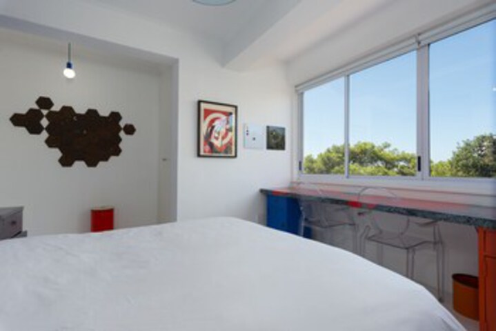 Room 11 of 22