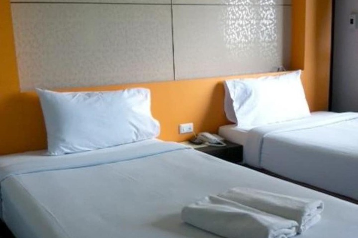 Room 5 of 20