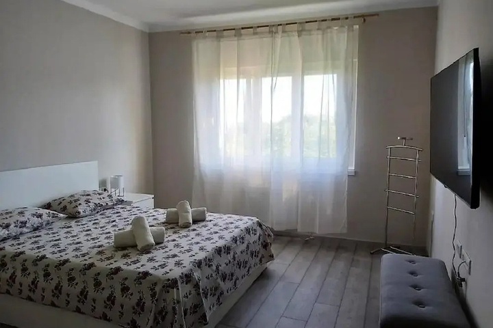 Room 2 of 14